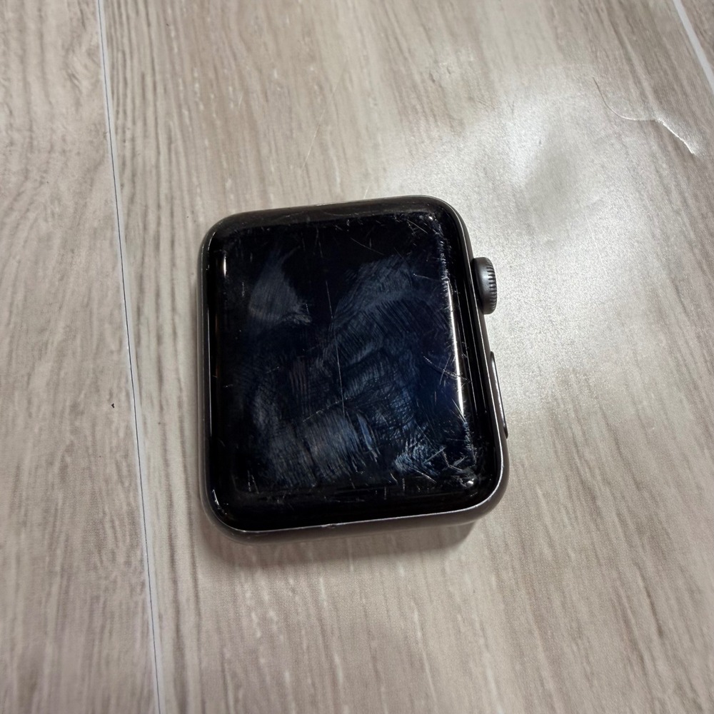 Apple Watch Series 3 42mm Space‎ Gray Aluminum Case GPS Smartwatch A1859